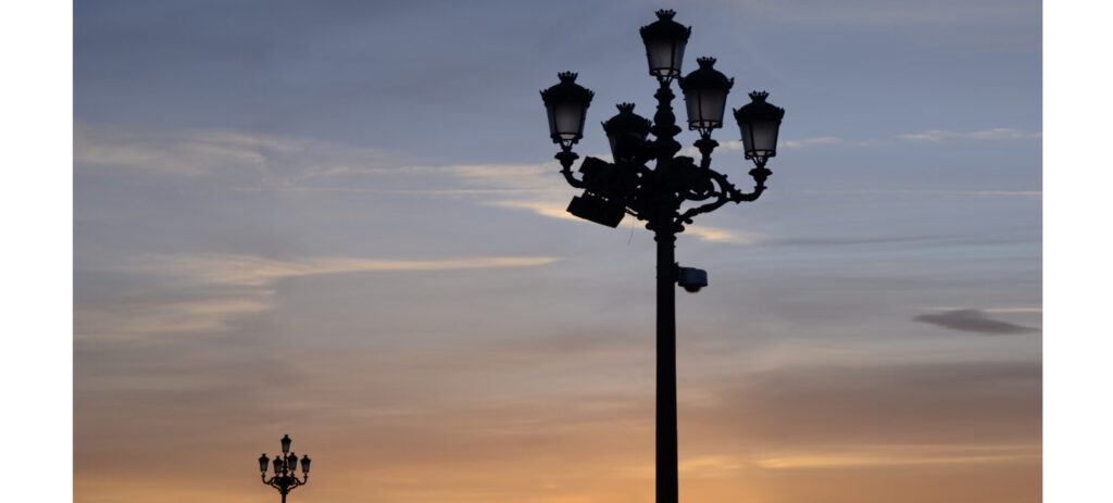 atardecer y farolas